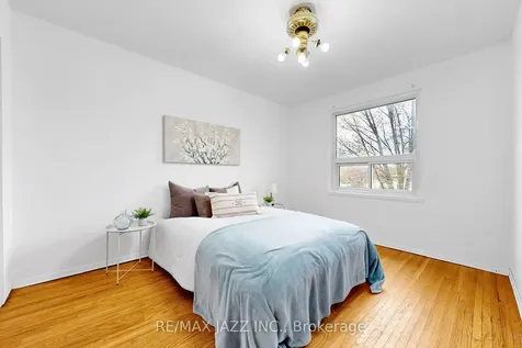 1947 Bonnymede Drive Mississauga ON L5J 1E4