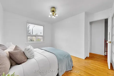 1947 Bonnymede Drive Mississauga ON L5J 1E4
