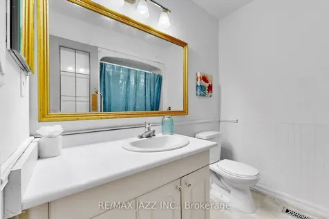 1947 Bonnymede Drive Mississauga ON L5J 1E4