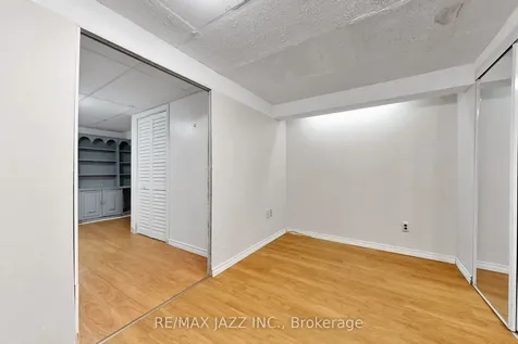 1947 Bonnymede Drive Mississauga ON L5J 1E4