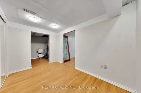 1947 Bonnymede Drive Mississauga ON L5J 1E4