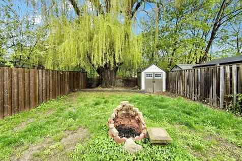 1947 Bonnymede Drive Mississauga ON L5J 1E4