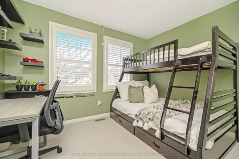 1416 Mcdermott Way Milton ON L9T 6L7