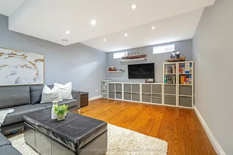 1416 Mcdermott Way Milton ON L9T 6L7