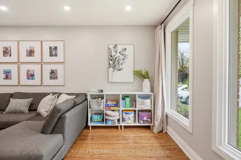 3452 Caplan Crescent Burlington ON L7N 2P9