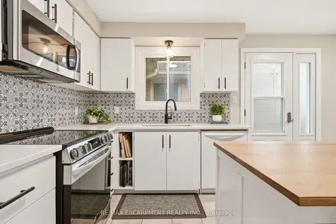 3452 Caplan Crescent Burlington ON L7N 2P9