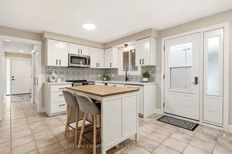 3452 Caplan Crescent Burlington ON L7N 2P9