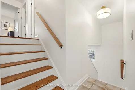 3452 Caplan Crescent Burlington ON L7N 2P9