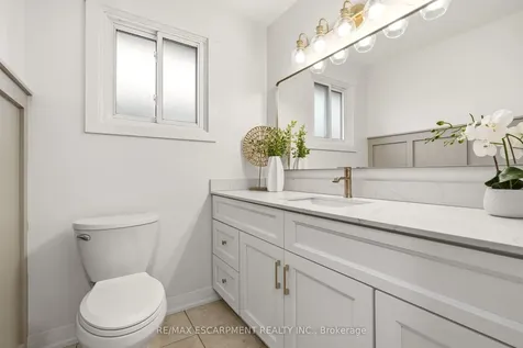 3452 Caplan Crescent Burlington ON L7N 2P9