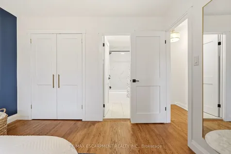 3452 Caplan Crescent Burlington ON L7N 2P9