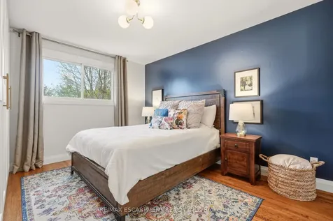 3452 Caplan Crescent Burlington ON L7N 2P9
