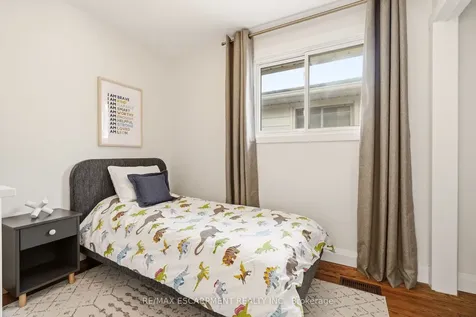 3452 Caplan Crescent Burlington ON L7N 2P9
