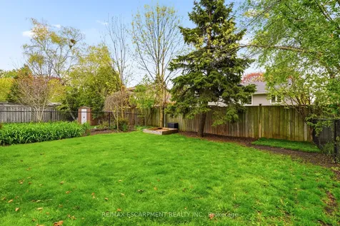 3452 Caplan Crescent Burlington ON L7N 2P9