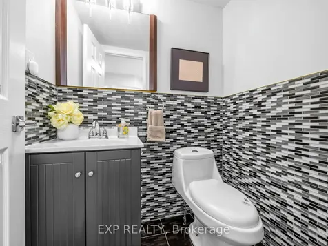 5697 Condor Place Mississauga ON L5V 2J4