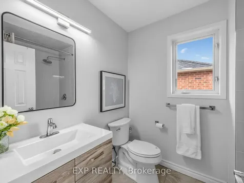 5697 Condor Place Mississauga ON L5V 2J4
