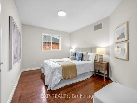 5697 Condor Place Mississauga ON L5V 2J4