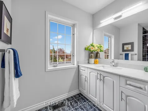 5697 Condor Place Mississauga ON L5V 2J4
