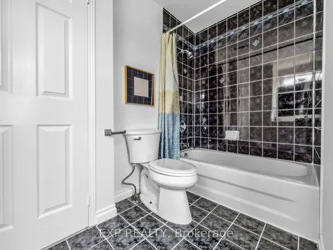 5697 Condor Place Mississauga ON L5V 2J4