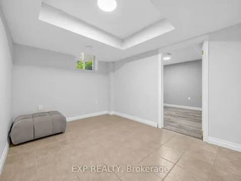 5697 Condor Place Mississauga ON L5V 2J4