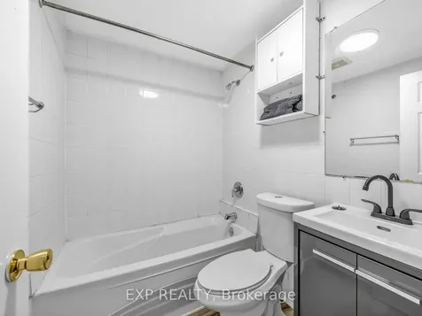 5697 Condor Place Mississauga ON L5V 2J4