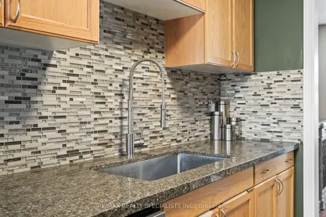 121 Tulip Drive Brampton ON L6Y 3X6
