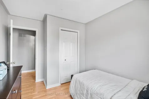 121 Tulip Drive Brampton ON L6Y 3X6