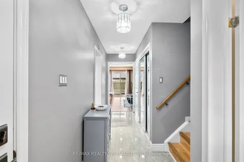 121 Tulip Drive Brampton ON L6Y 3X6