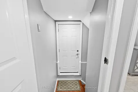 121 Tulip Drive Brampton ON L6Y 3X6