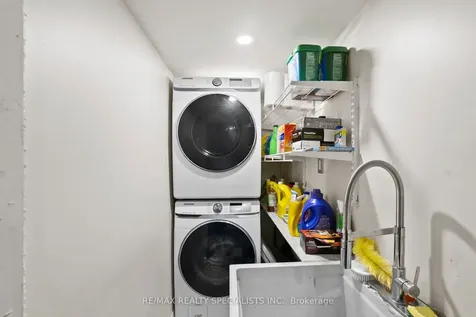 121 Tulip Drive Brampton ON L6Y 3X6