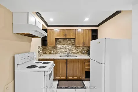 121 Tulip Drive Brampton ON L6Y 3X6