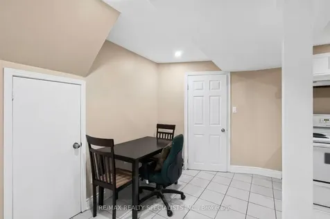 121 Tulip Drive Brampton ON L6Y 3X6