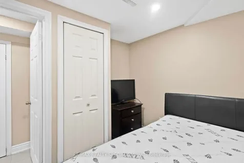 121 Tulip Drive Brampton ON L6Y 3X6