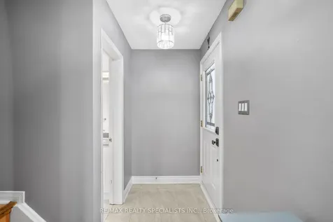 121 Tulip Drive Brampton ON L6Y 3X6