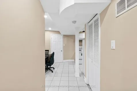121 Tulip Drive Brampton ON L6Y 3X6