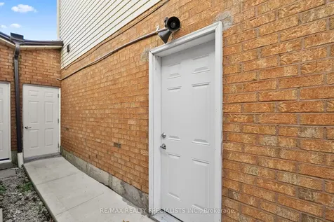 121 Tulip Drive Brampton ON L6Y 3X6