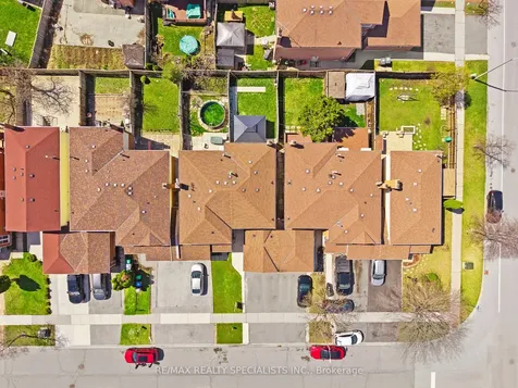 121 Tulip Drive Brampton ON L6Y 3X6