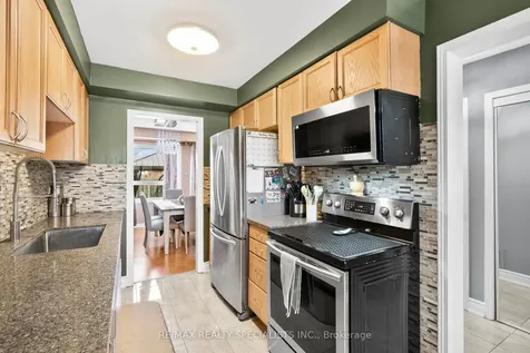 121 Tulip Drive Brampton ON L6Y 3X6