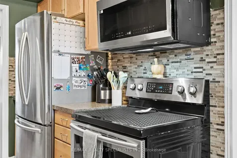 121 Tulip Drive Brampton ON L6Y 3X6