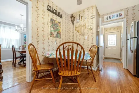 293 Thirtieth Street Toronto ON M8W 3E4