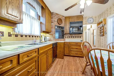 293 Thirtieth Street Toronto ON M8W 3E4
