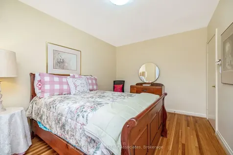 293 Thirtieth Street Toronto ON M8W 3E4