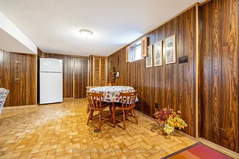 293 Thirtieth Street Toronto ON M8W 3E4