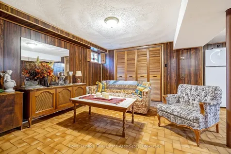 293 Thirtieth Street Toronto ON M8W 3E4