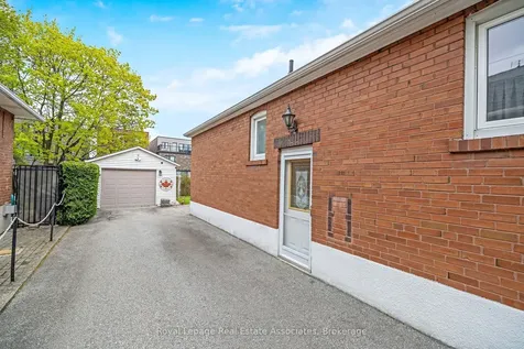 293 Thirtieth Street Toronto ON M8W 3E4
