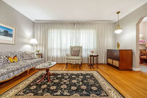 293 Thirtieth Street Toronto ON M8W 3E4