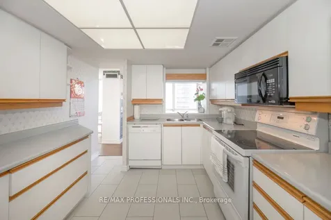 1320 Islington Avenue Toronto ON M9A 5C6