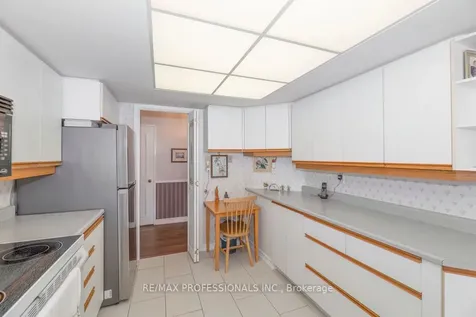 1320 Islington Avenue Toronto ON M9A 5C6