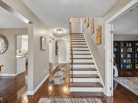 24 Mansion Street Brampton ON L6S 3E2