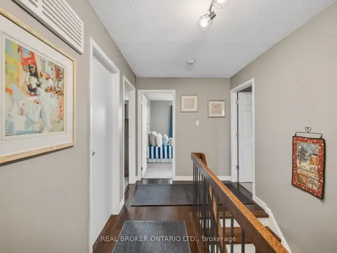 24 Mansion Street Brampton ON L6S 3E2