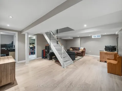 24 Mansion Street Brampton ON L6S 3E2